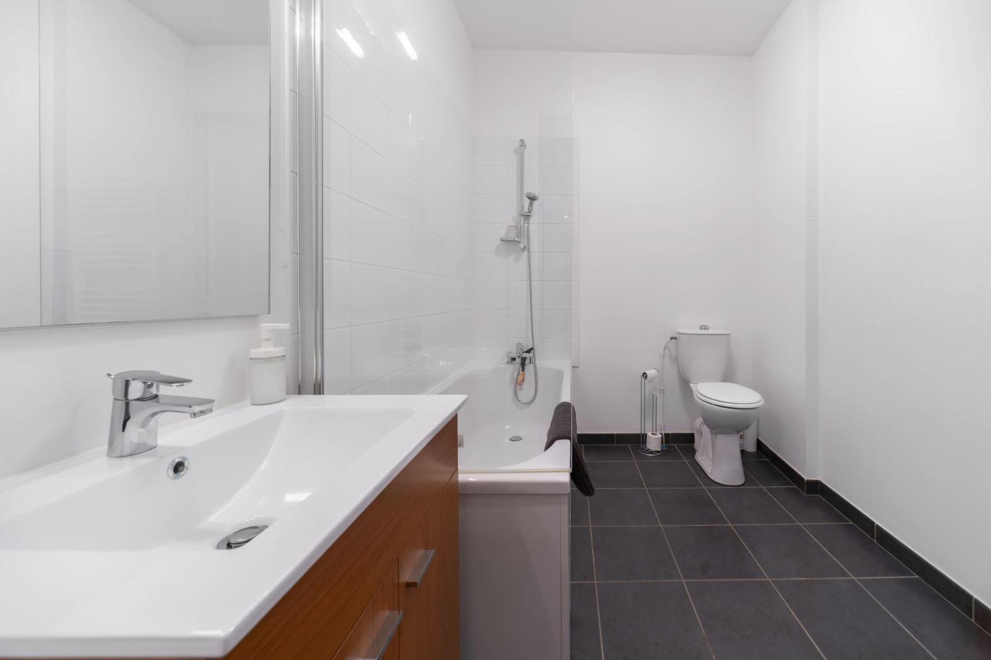 Le Brit - Grand Appartement Design, 3 Chambres, Centre Ville Віші Екстер'єр фото