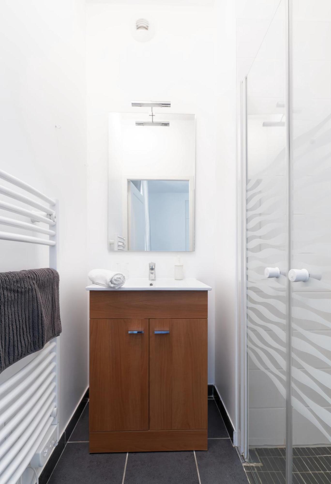 Le Brit - Grand Appartement Design, 3 Chambres, Centre Ville Віші Екстер'єр фото