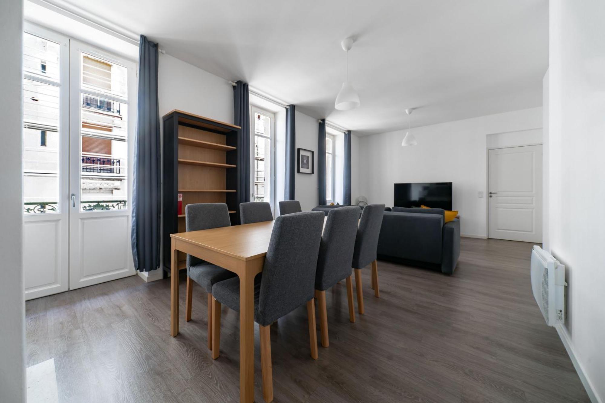 Le Brit - Grand Appartement Design, 3 Chambres, Centre Ville Віші Екстер'єр фото