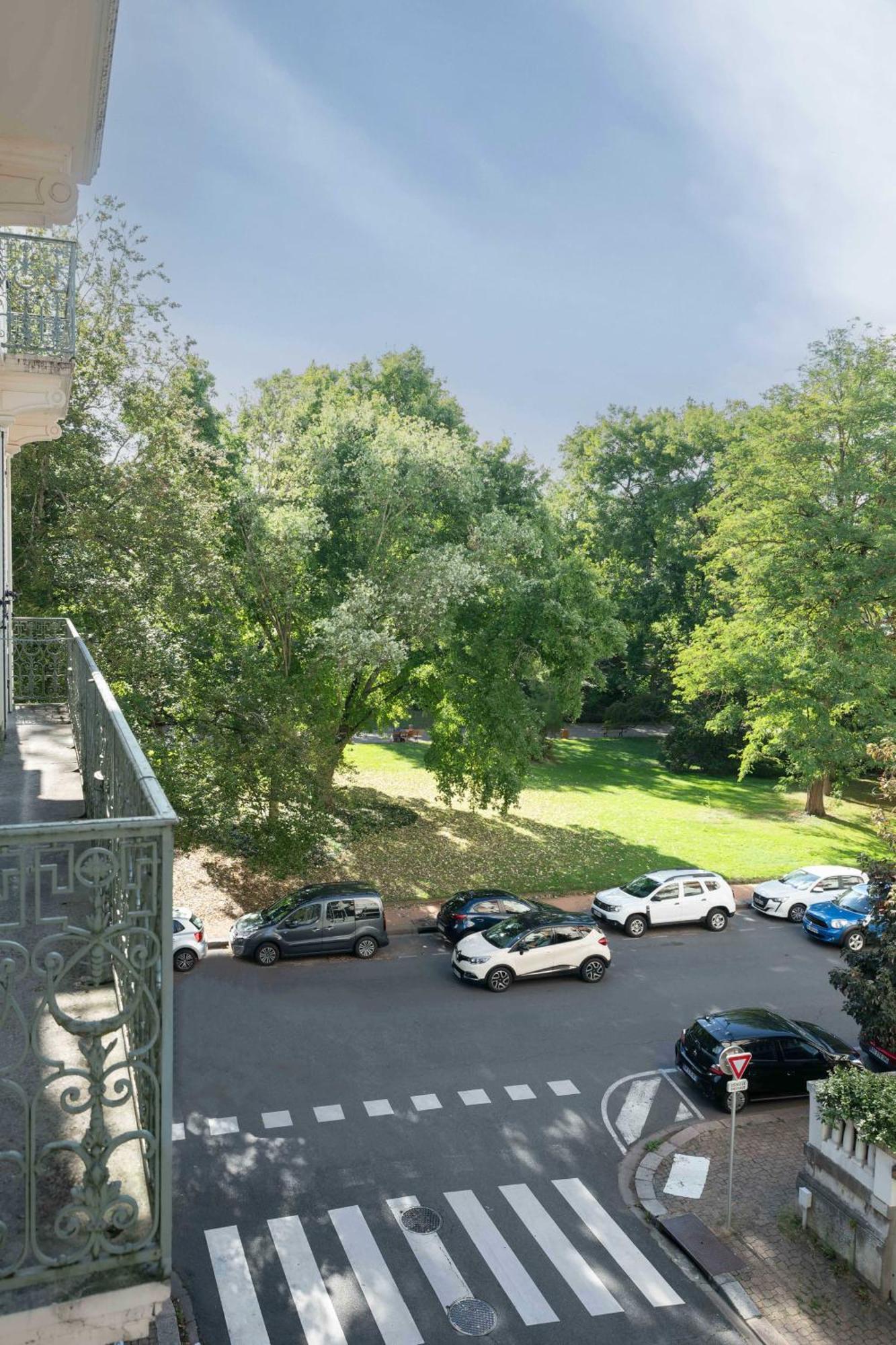 Le Brit - Grand Appartement Design, 3 Chambres, Centre Ville Віші Екстер'єр фото