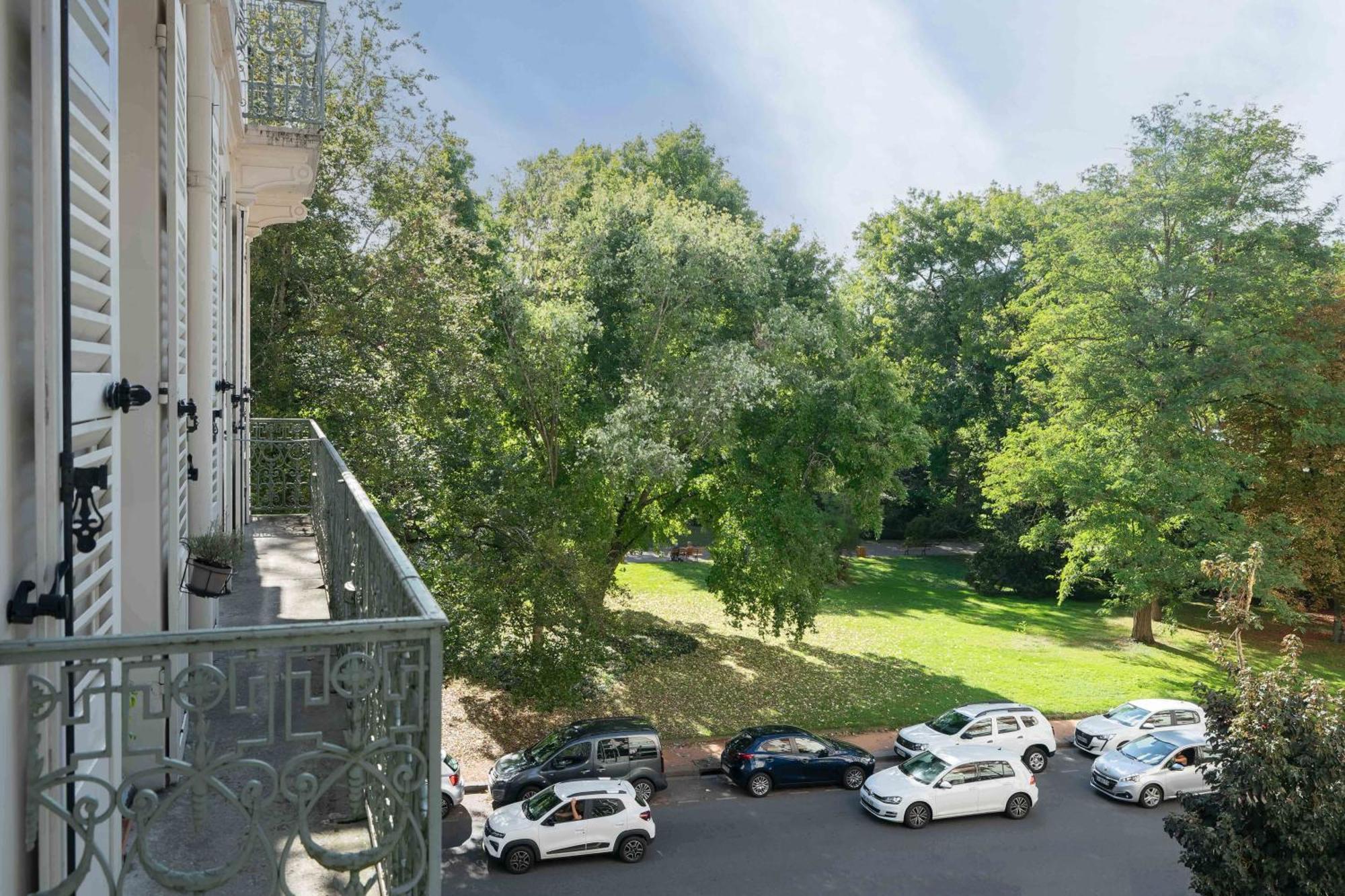 Le Brit - Grand Appartement Design, 3 Chambres, Centre Ville Віші Екстер'єр фото