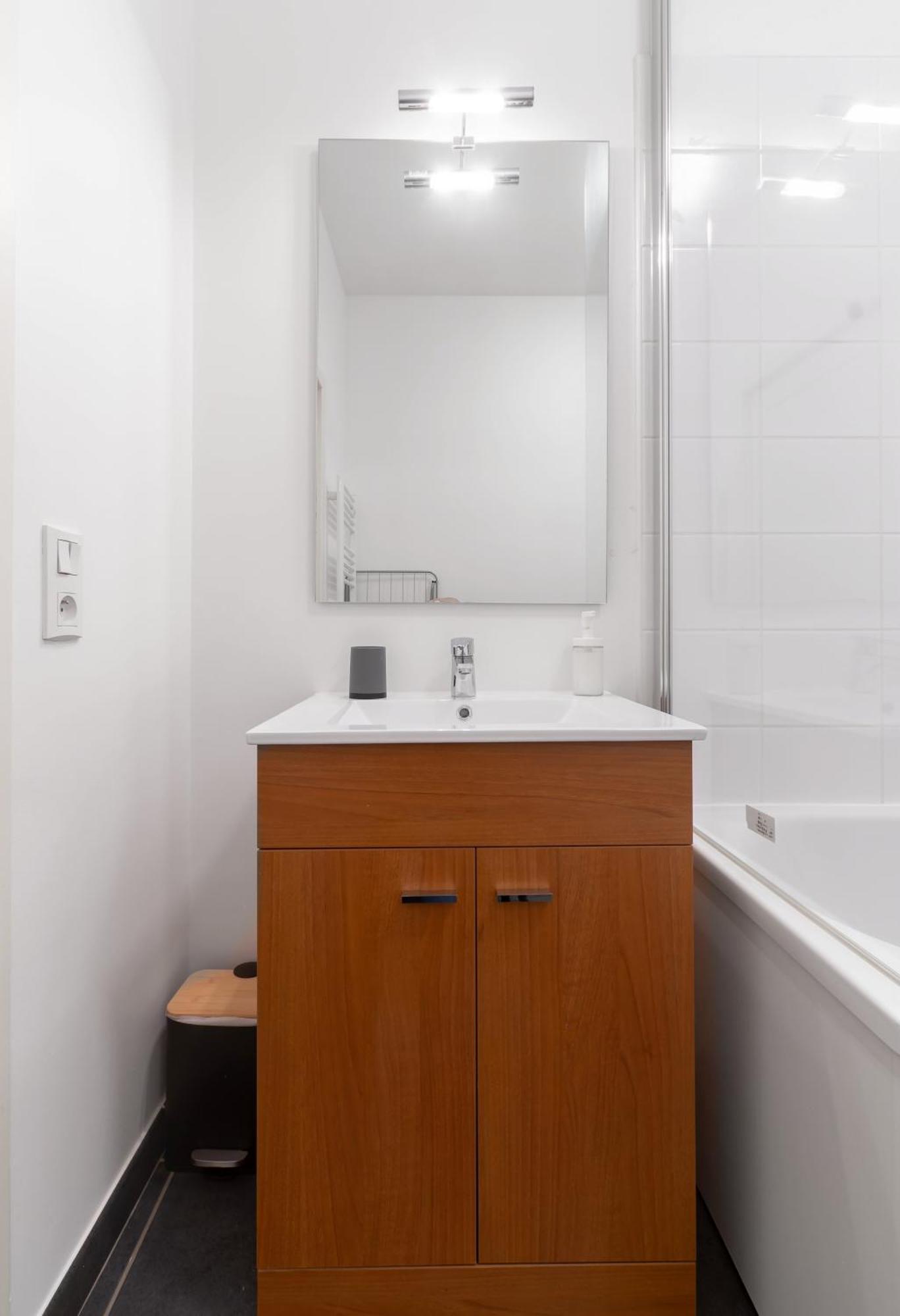 Le Brit - Grand Appartement Design, 3 Chambres, Centre Ville Віші Екстер'єр фото