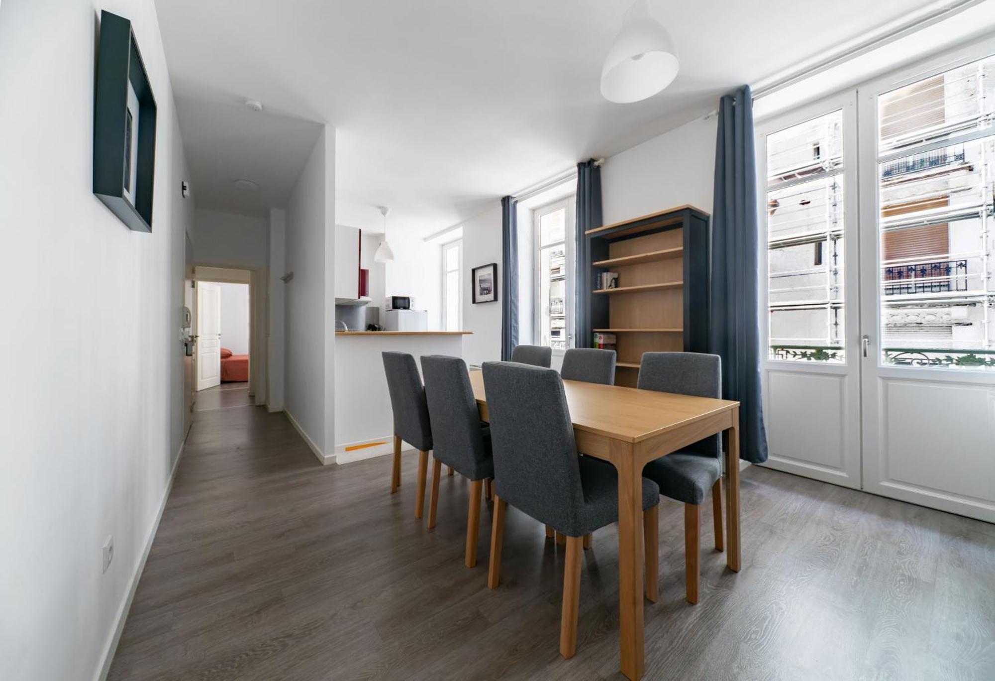 Le Brit - Grand Appartement Design, 3 Chambres, Centre Ville Віші Екстер'єр фото