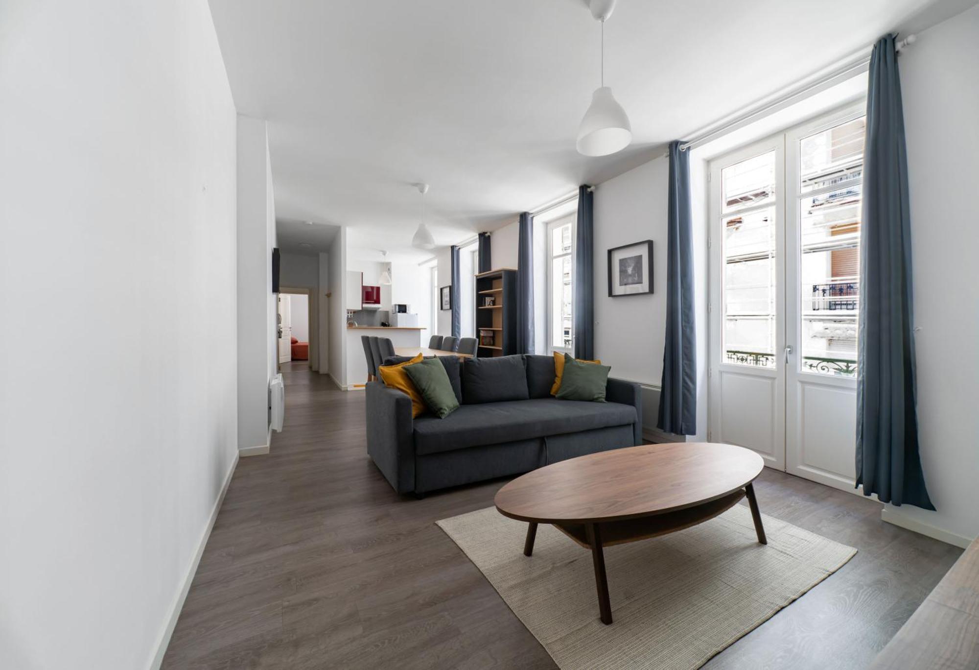 Le Brit - Grand Appartement Design, 3 Chambres, Centre Ville Віші Екстер'єр фото