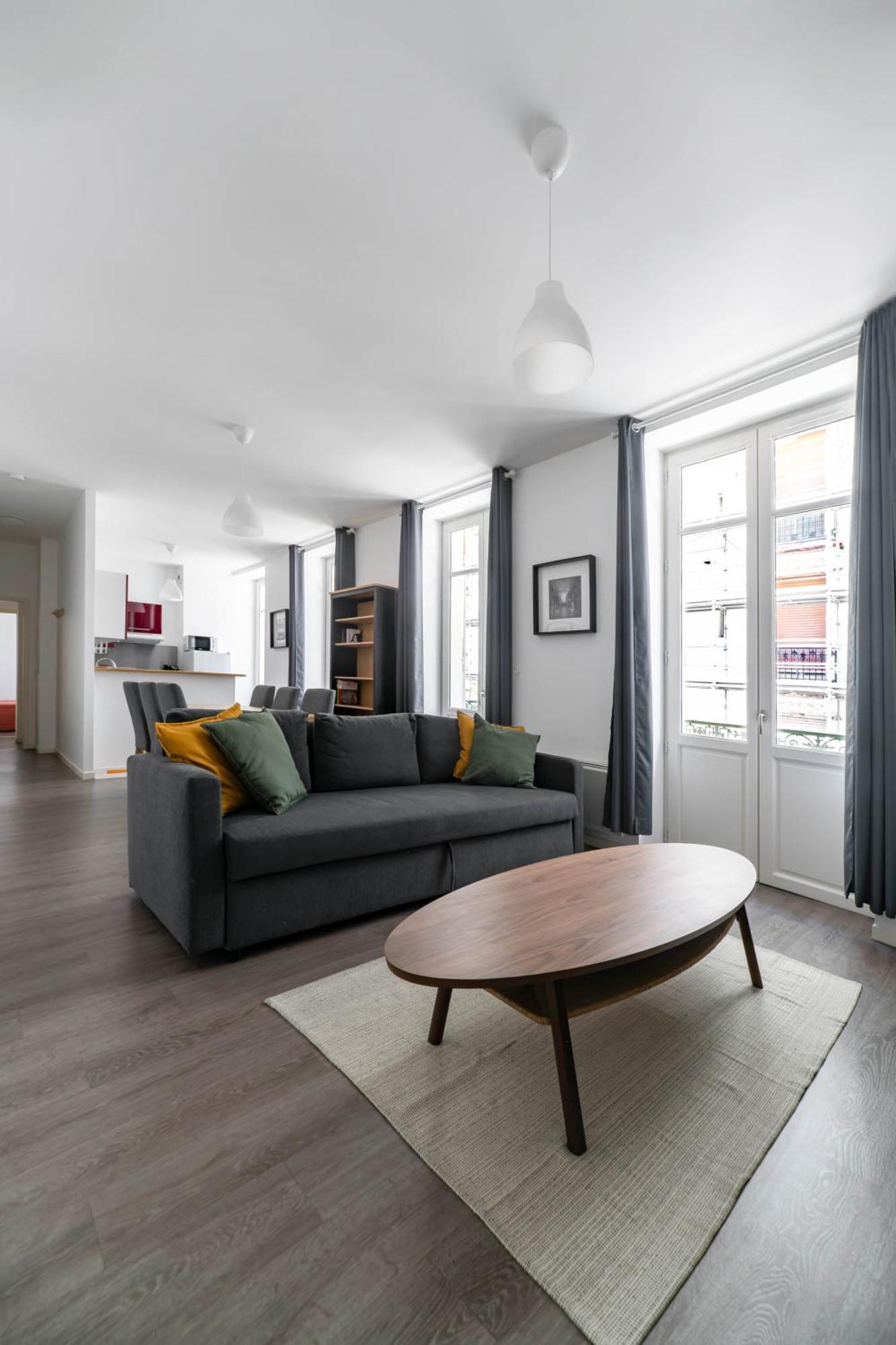 Le Brit - Grand Appartement Design, 3 Chambres, Centre Ville Віші Екстер'єр фото